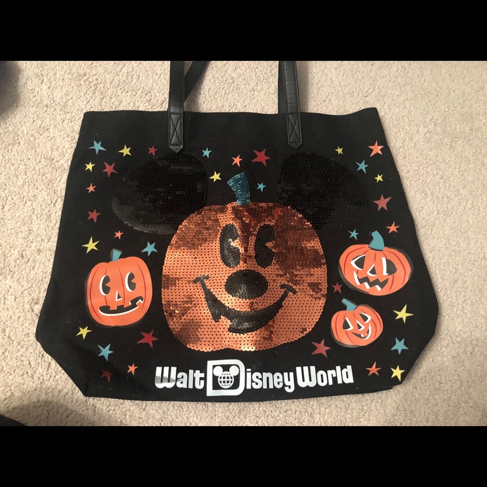 EUC!  Used once Disney Halloween canvas bag